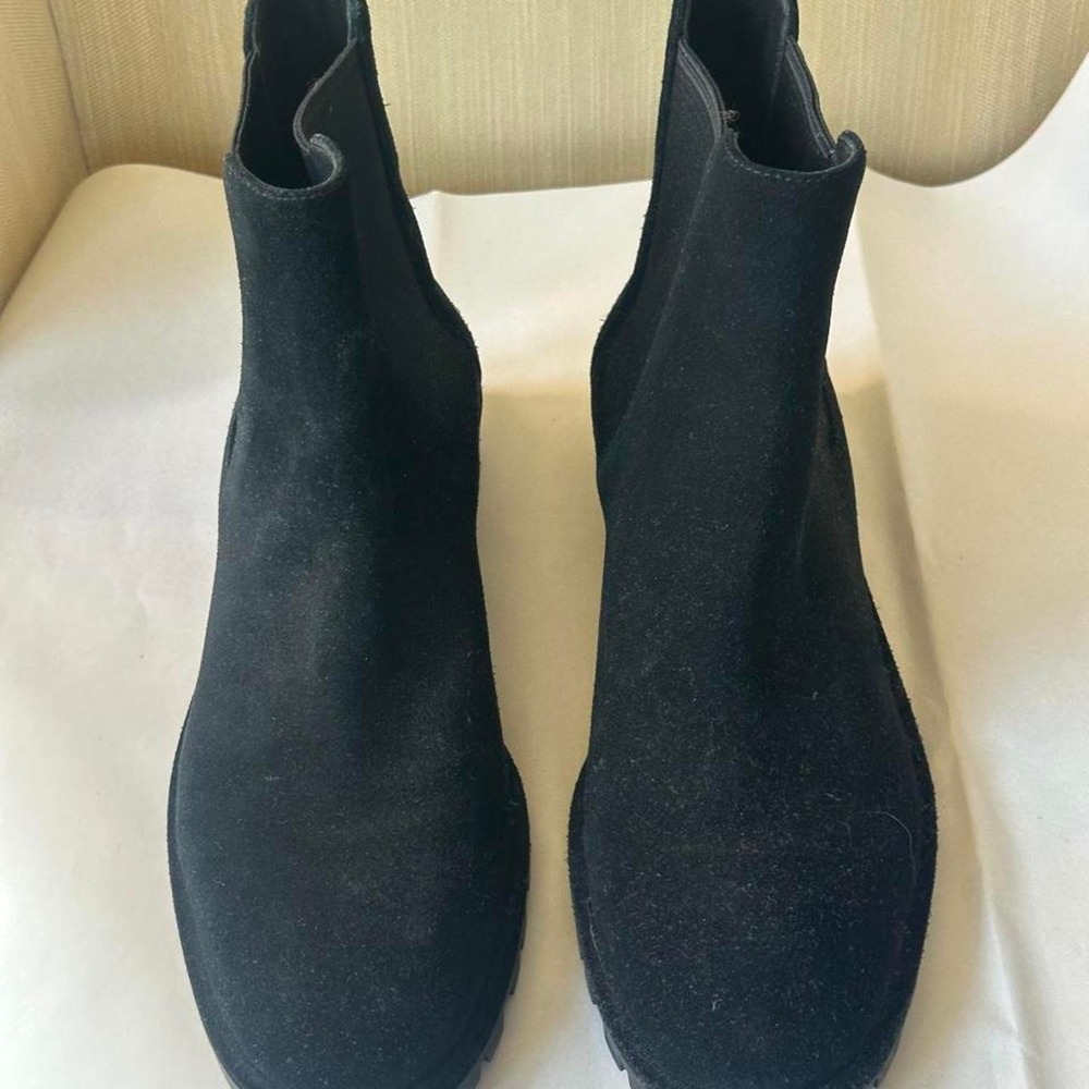 Chelsea boots